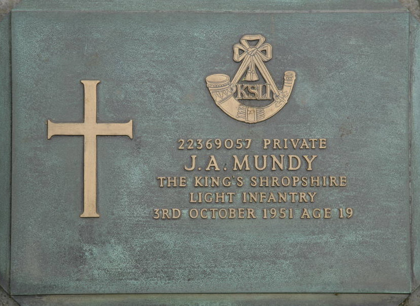 MUNDY J A